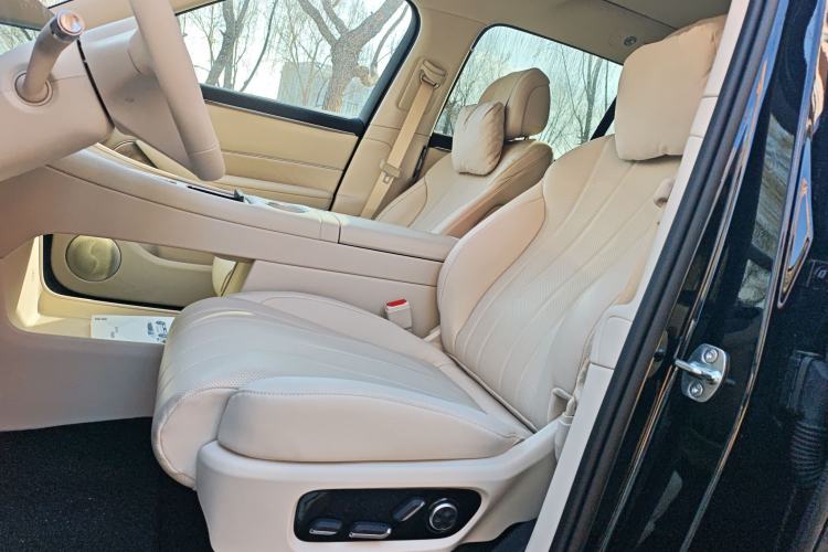 Used Hima AITO M8 2025 Extended-Range Max Version 37 kWh 5-Seater