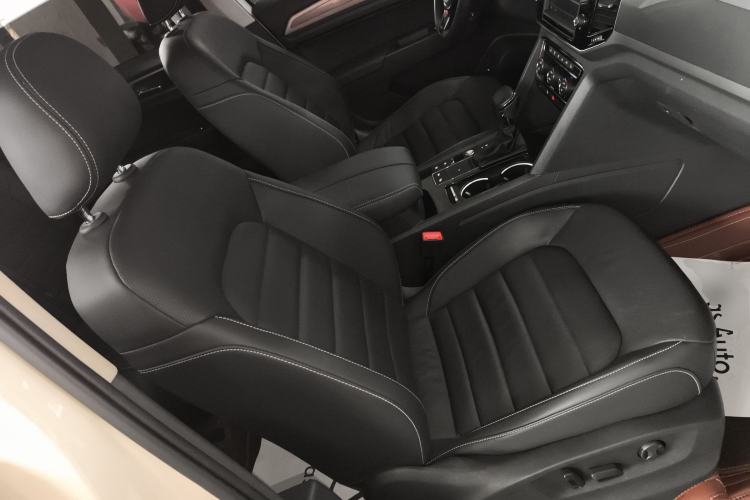 Used Volkswagen Teramont 2017 330TSI Two-Wheel-Drive Luxury Edition Right Front Seat