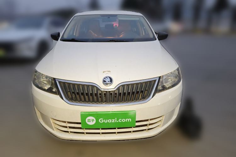 Used Skoda Rapid 2015 1.4L Manual Enjoyment Model
