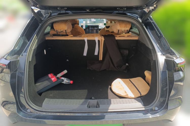 Used ARCFOX Alpha T5 2025 520 PRO Trunk