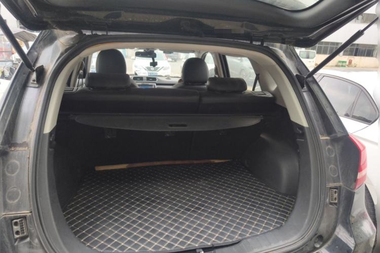 Used Haval H2 2016 Red-Label 1.5T Manual Two-Wheel Drive Luxury Model Trunk