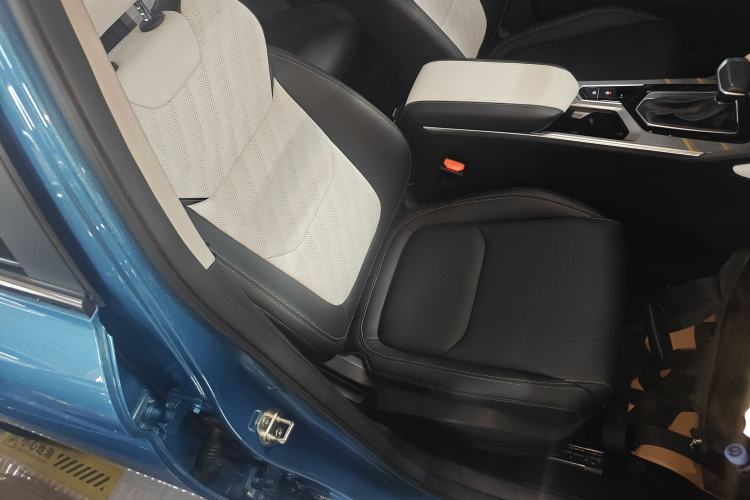 Used Geely Auto Emgrand L 2022 1.4T CVT Flagship Edition