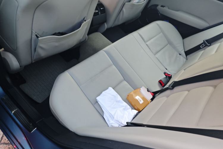 Used Mercedes-Benz C-Class 2010 C 300 Fashion Model