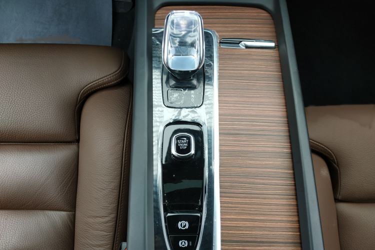 Used Volvo XC60 2025 B5 Four-Wheel Drive Smart & Advanced Luxury Edition