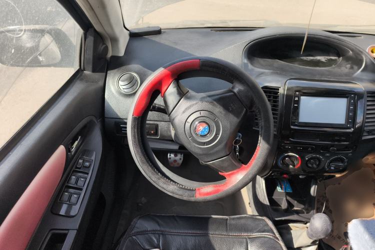 Used Geely Auto Golden Eagle 2011 Cross 1.5L Manual Standard VVT Steering Wheel