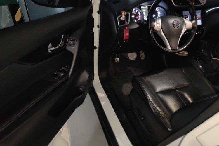 Used Nissan X-Trail 2014 2.5L CVT Luxury Edition 4WD
