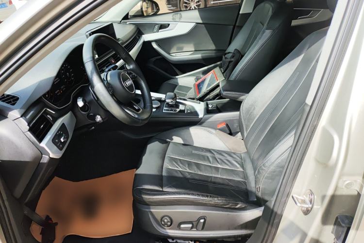 Used Audi A4L 2018 30th Anniversary Edition 40 TFSI Fashion Model
