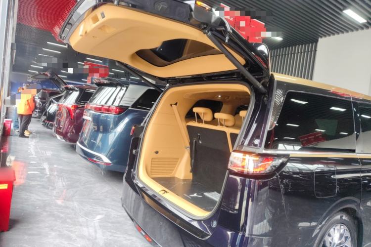 Used VOYAH Dream 2024 PHEV Ultra-Long Range Flagship Edition Trunk