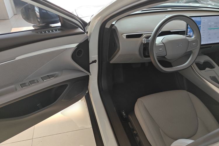 Used XPeng MONA M03 2025 600 with Ultra-Long Range Max Driver Seat