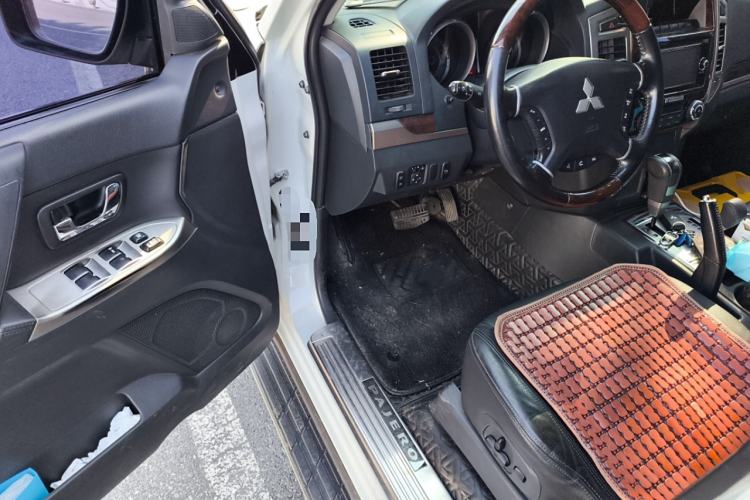 Used Mitsubishi Pajero 2018 V97 3.8L 5-Door GLS Sunroof – Middle East
