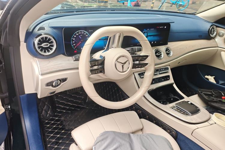 Used Mercedes-Benz E-Class 2021 E 260 Coupe Center Console