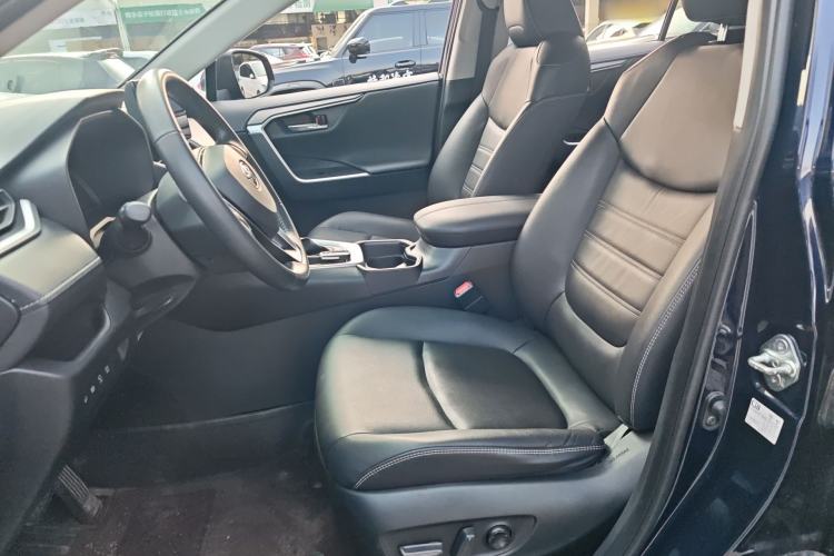 Used Toyota RAV4 2023 Dual-Engine 2.5L E-CVT Two-Wheel Drive Elite Plus Edition
