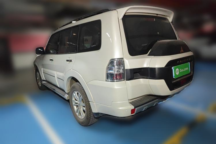 Used Mitsubishi Pajero 2018 V97 3.8L 5-Door GLS Sunroof Dual Differential – Middle East
