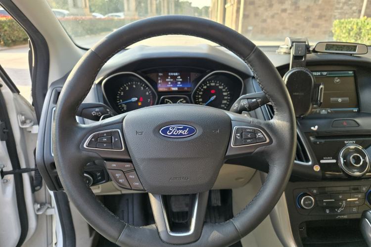 Used Ford Focus 2015 Sedan EcoBoost 180 Automatic Flagship Model