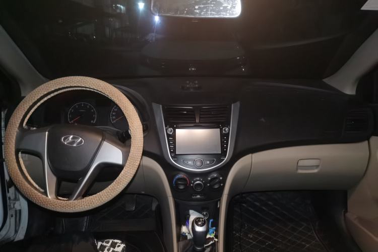 Used Hyundai Verna (older generation) 2014 1.4L Manual Smart GLS Trim