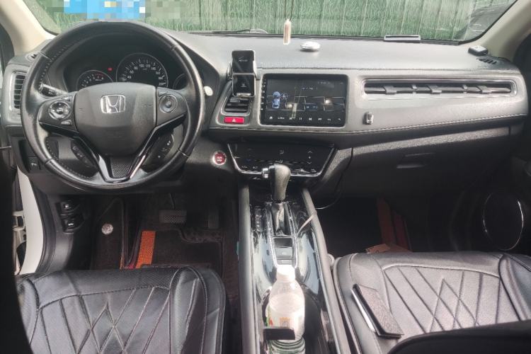 Used Honda Vezel 2015 1.8L CVT 2WD Luxury Model Center Console