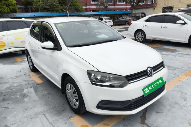 Used Volkswagen Polo 2014 1.4L Manual Fashion Edition Front Right 45 Deg