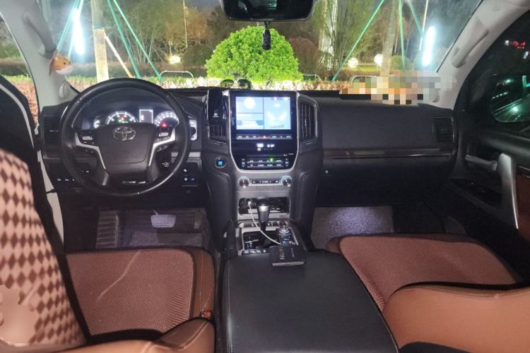 Used Toyota Land Cruiser  Center Console