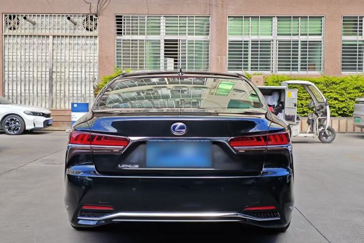 Used Lexus LS 2018 500h Excellence Edition China VI standard