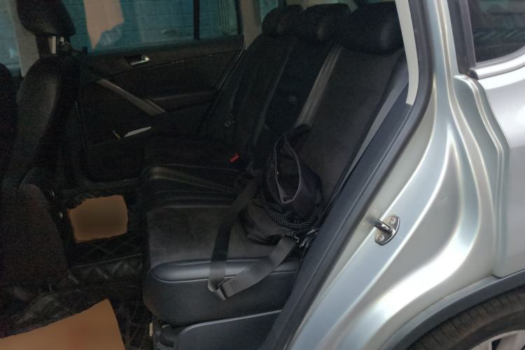 Used Volkswagen Tiguan 2010 2.0 TSI Automatic All-Wheel Drive Flagship Edition Left Rear Seat