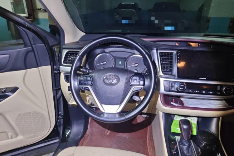 Used Toyota Highlander 2015 2.0T Two-Wheel Drive Luxury Edition 7 Seats Steering Wheel