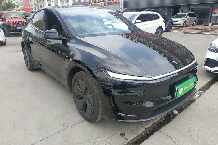 Used Tesla Model Y 2026 Rear-Drive Model Front Right 45 Deg