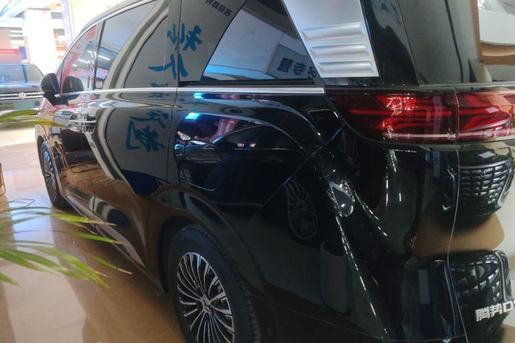 Used Denza D9 2024 DM-i 980 Four-Wheel Drive Flagship Model
