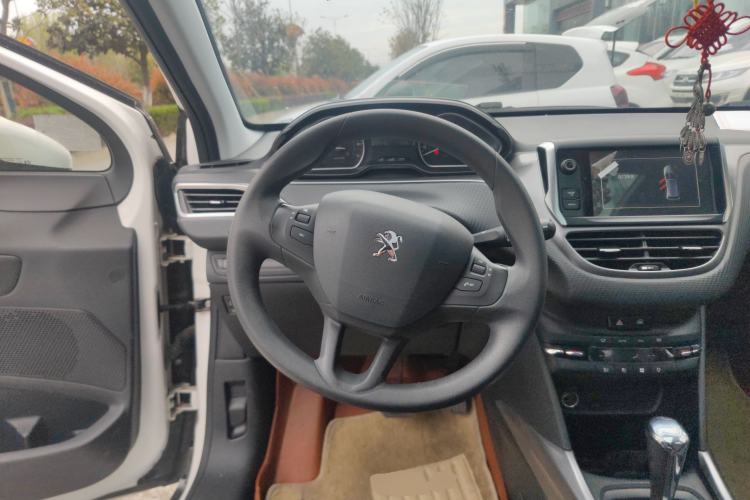 Used Peugeot 2008 2014 1.6L Automatic Excellence Edition Steering Wheel