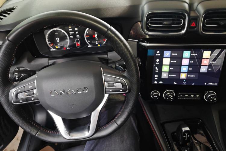 Used Lynk & Co 02 2020 1.5T DCT Two-Wheel Drive Pro Edition Center Console