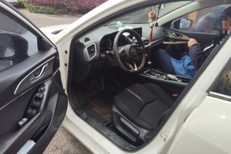 Used Mazda 3 Axela 2017 Sedan 1.5L Automatic Luxury Model Emission Standard China V
