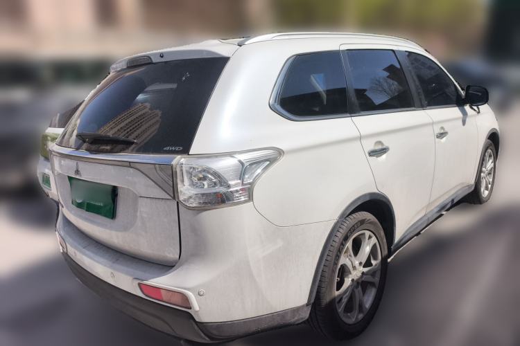 Used Mitsubishi Outlander 2014 2.4L 4x4 Deluxe Value Edition 5 Seats
