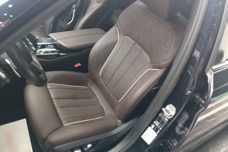 Used BMW 5 Series 2022 Second Facelift 530Li Luxury Version M Sport Package Left Front Seat