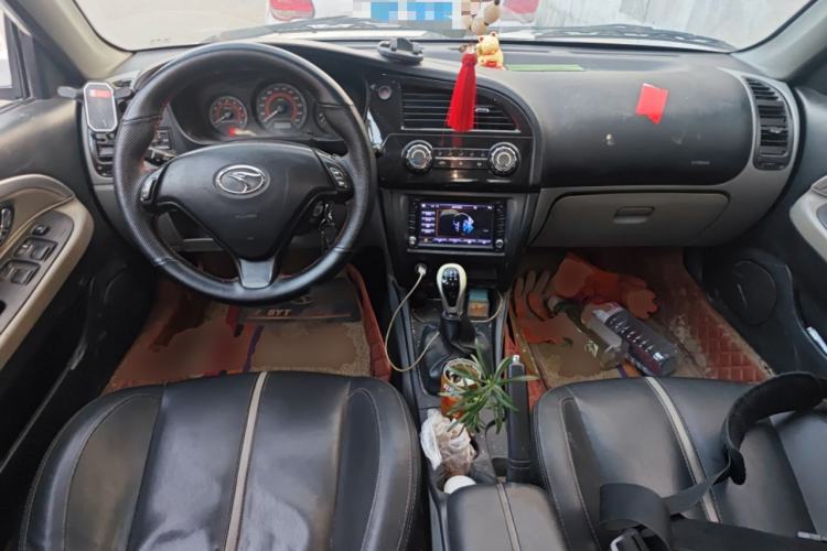 Used Soueast V3 Lingyue 2015 1.5L Manual Style Edition Center Console