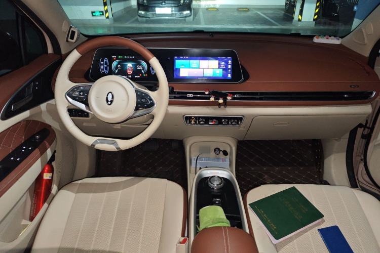 Used ORA Good Cat 2022 400km Standard Range Premium Version Lithium Iron Phosphate Center Console