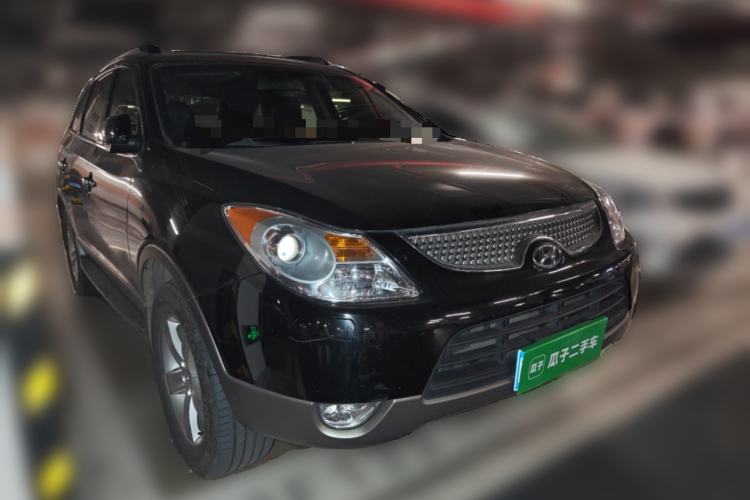 Used Hyundai Veracruz 2012 3.8L Luxury Edition Front Right 45 Deg