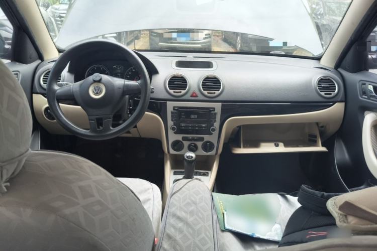 Used Volkswagen Lavida 2011 1.6L Manual Joy Version Center Console