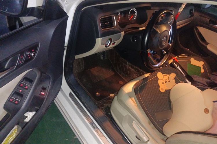 Used Volkswagen Sagitar 2014 1.6L Automatic Comfort Model Driver Seat