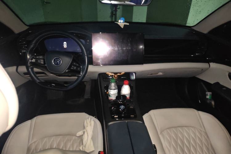 Used BYD Han 2020 EV Long-Range Deluxe Model Center Console