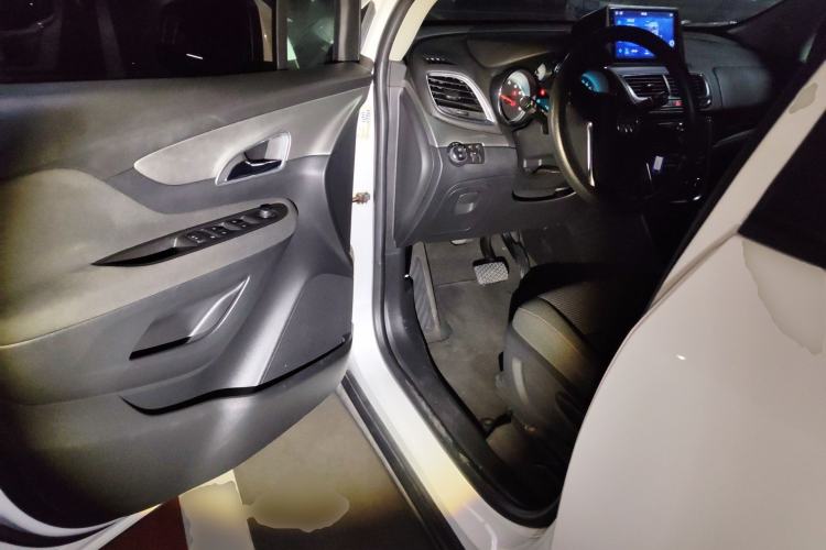 Used Buick Encore 2015 1.4T Automatic Two-Wheel Drive Urban Elite Version