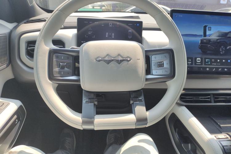 Used Formula Leopard Titanium 3 2025 501KM All-Wheel Drive Intelligent Driving Ultra Version Steering Wheel