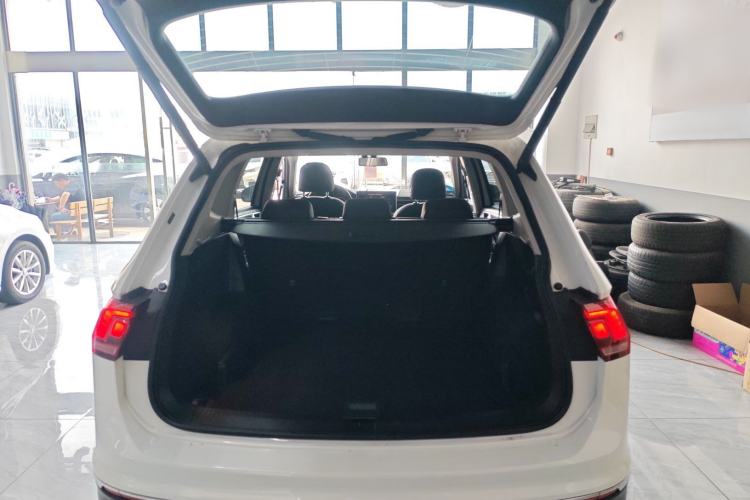 Used Volkswagen Tiguan L 2022 330TSI Automatic Two-Wheel Drive Smart Edition Trunk