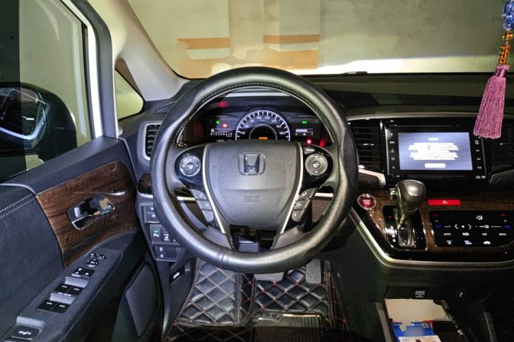 Used Honda Odyssey 2015 Revised Version 2.4L Supreme Edition
