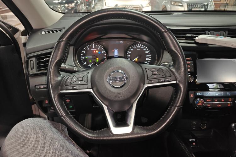 Used Nissan X-Trail 2017 2.5L CVT Luxury Edition 4WD Steering Wheel