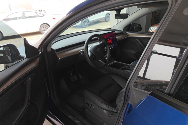 Used Tesla Model Y 2022 Rear-Wheel-Drive Version
