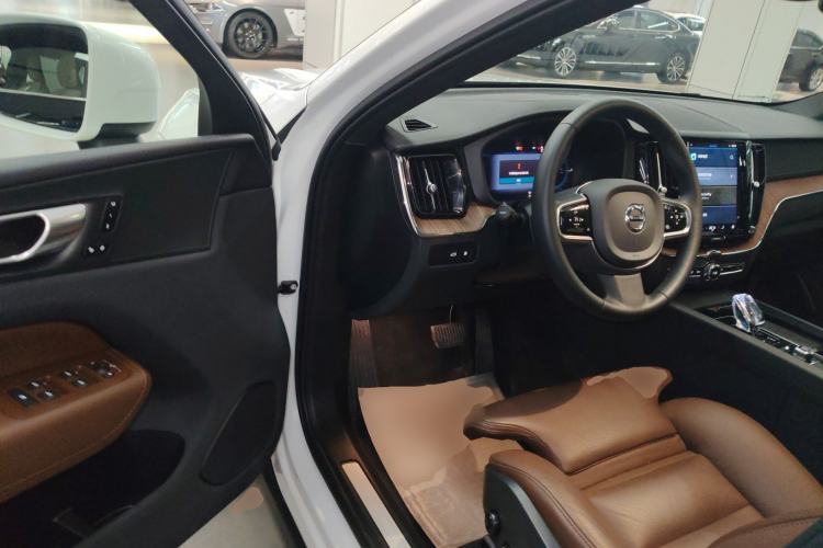 Used Volvo XC60 New Energy 2023 T8 Plug-in Hybrid Long-Range All-Wheel Drive Smart & Luxurious Enjoyment Edition
