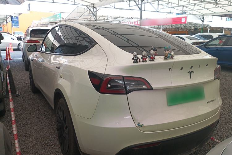 Used Tesla Model Y 2021 Long-Range All-Wheel-Drive Version 3D7 Exterior 2