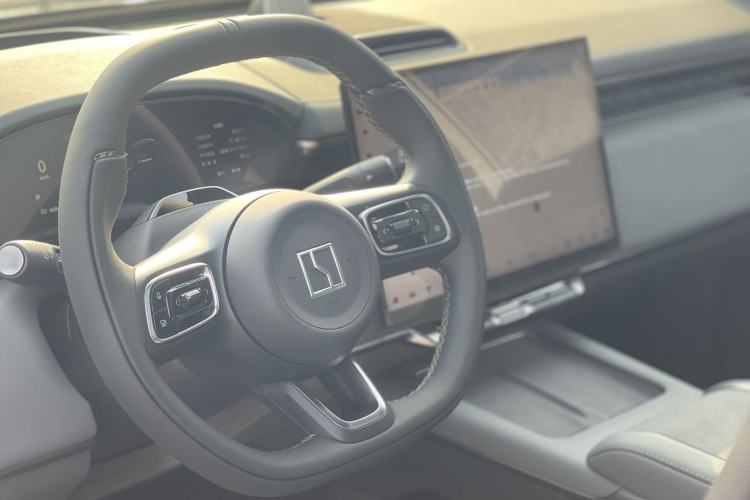 Used Zeekr 7X 2025 100 kWh Long-Range Rear-Wheel Drive with Intelligent Driving Features Interior 2