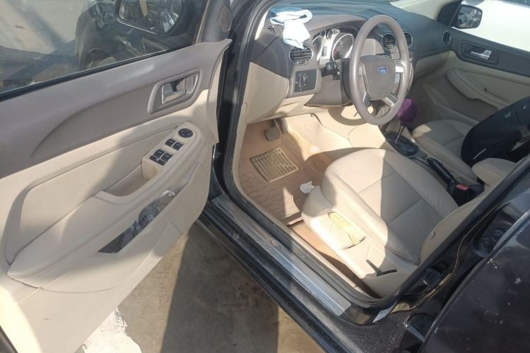 Used Ford Focus 2011 Hatchback 1.8L Automatic Fashion Edition Driver Seat