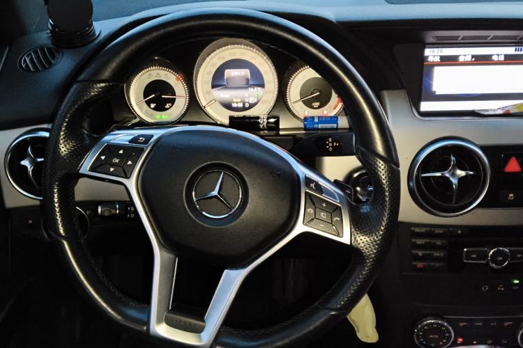 Used Mercedes-Benz GLK-Class 2015 GLK 260 4MATIC Dynamic Edition Ultimate Version
