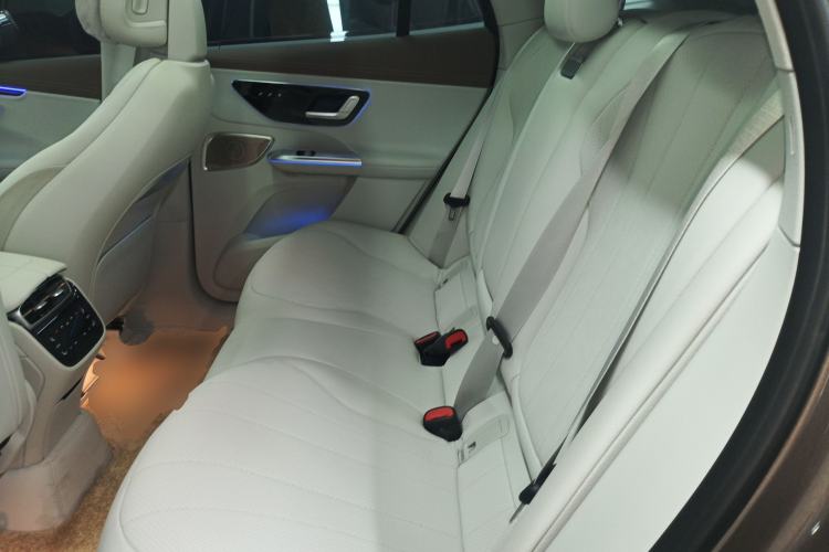 Used Mercedes-Benz EQE SUV 2024 500 4MATIC Flagship Edition Left Rear Seat